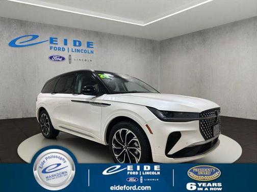 White Platinum Metallic Tri-Coat 2024 Lincoln Nautilus Reserve