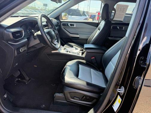 Agate Black Metallic 2024 Ford Explorer XLT