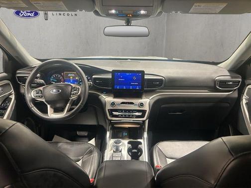 Agate Black Metallic 2024 Ford Explorer XLT