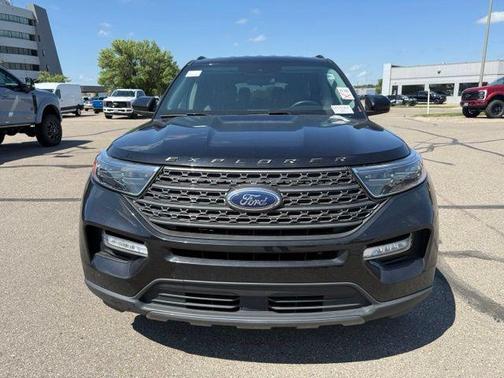 Agate Black Metallic 2024 Ford Explorer XLT
