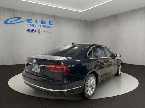 2018 Volkswagen Passat 2.0T SE