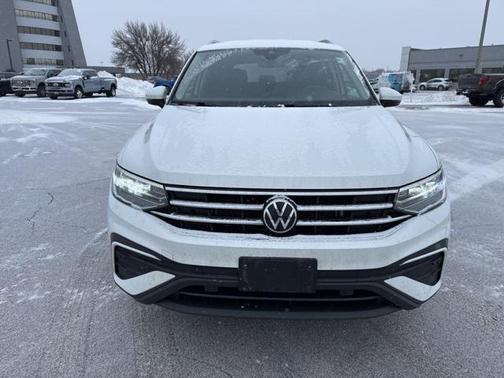 2024 Volkswagen Tiguan 2.0T SE 4MOTION