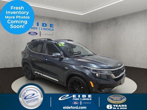 Gravity Gray 2022 Kia Seltos Nightfall Edition