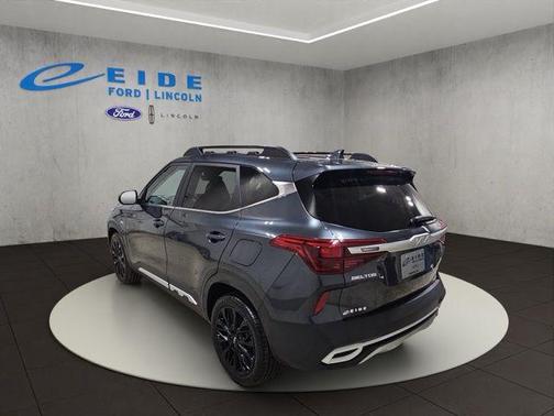 Gravity Gray 2022 Kia Seltos Nightfall Edition