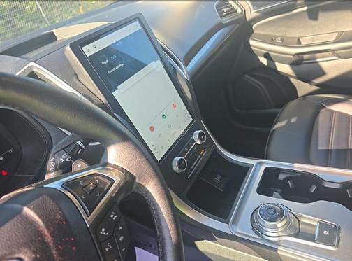 Carbonized Gray Metallic 2024 Ford Edge SEL