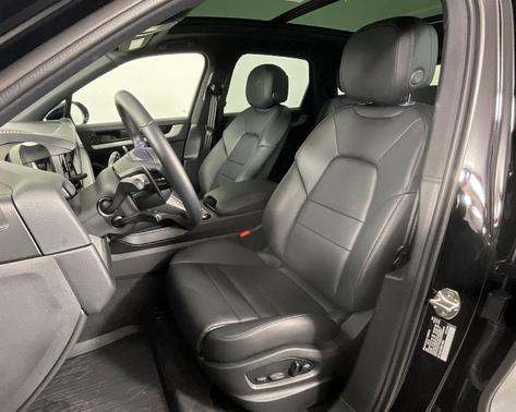 2024 Porsche Cayenne Base