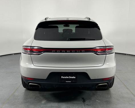 Chalk 2021 Porsche Macan Base