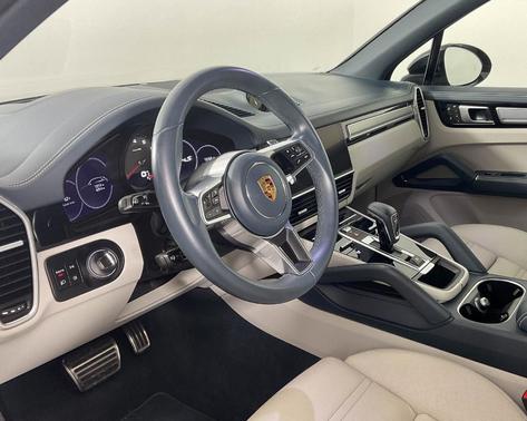 2023 Porsche Cayenne S Platinum Edition