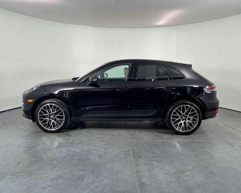 Jet Black Metallic 2020 Porsche Macan Base