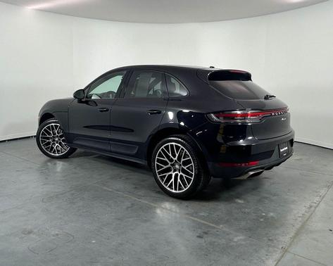 Jet Black Metallic 2020 Porsche Macan Base