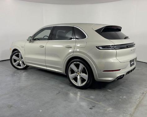 2024 Porsche Cayenne Turbo