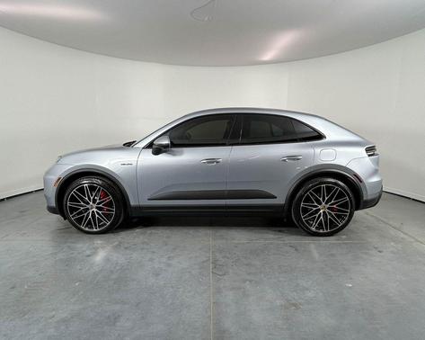 Dolomite Silver Metallic 2025 Porsche Macan 4S