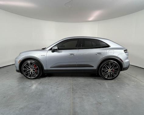 2025 Porsche Macan 4S