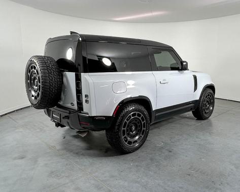 2023 Land Rover Defender 90 V8