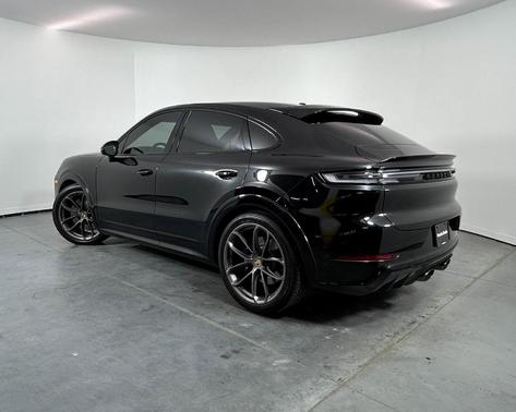 2025 Porsche Cayenne GTS