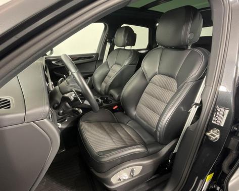 2024 Porsche Macan T