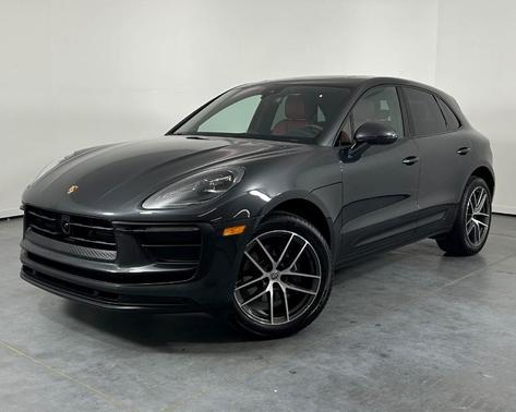 2024 Porsche Macan Base (PDK)