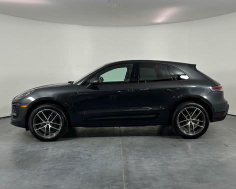 2024 Porsche Macan Base (PDK)