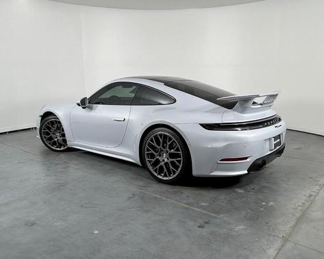 2025 Porsche 911 Carrera