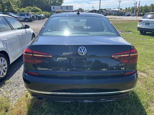 2018 Volkswagen Passat 2.0T R-Line