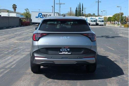 Steel Gray 2026 Kia Sportage Hybrid LX