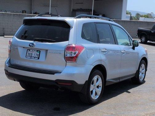 Ice Silver Metallic 2015 Subaru Forester 2.5i Limited