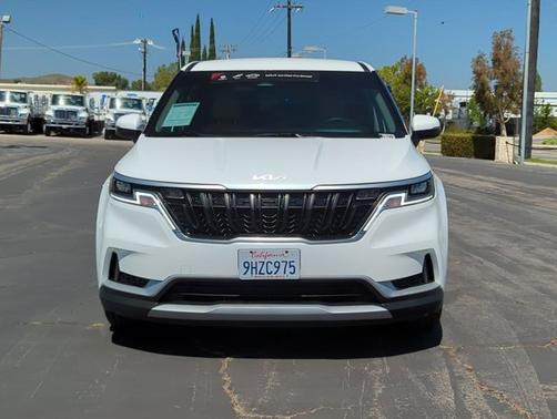2024 Kia Carnival LX