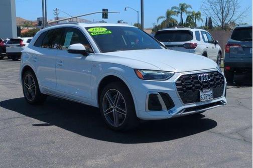 Glacier White Metallic 2021 Audi Q5 e 55 Premium