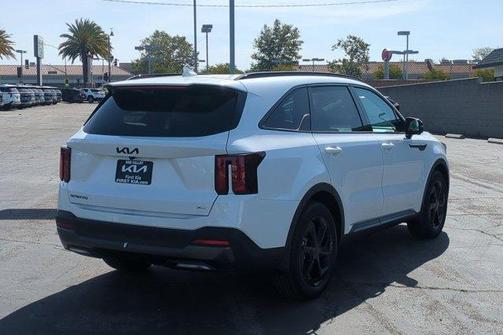 Snow White Pearl 2026 Kia Sorento Hybrid X-LINE SX PRESTIGE