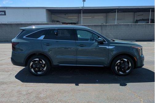 Green 2026 Kia Sorento Hybrid EX