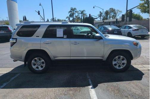 Classic Silver Metallic 2016 Toyota 4Runner SR5 Premium