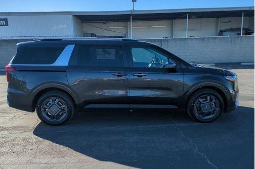 Metal 2026 Kia Carnival Hybrid EX