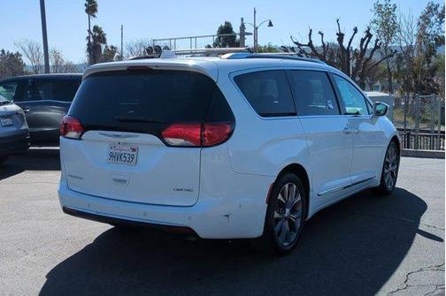 Bright White Clearcoat 2020 Chrysler Pacifica Limited