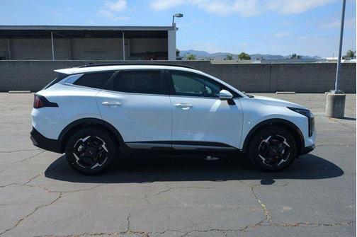 Snow White Pearl 2026 Kia Sportage Hybrid EX
