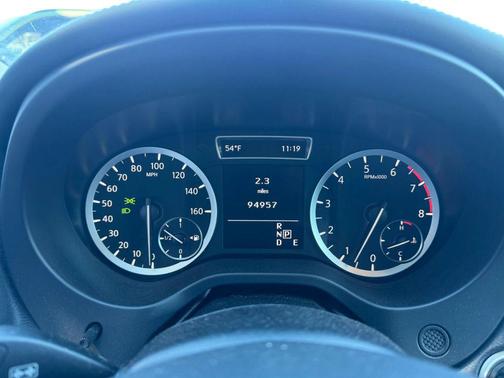 2017 INFINITI QX30 Luxury