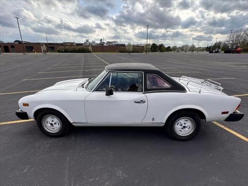 1973 FIAT Spider 2000 Base