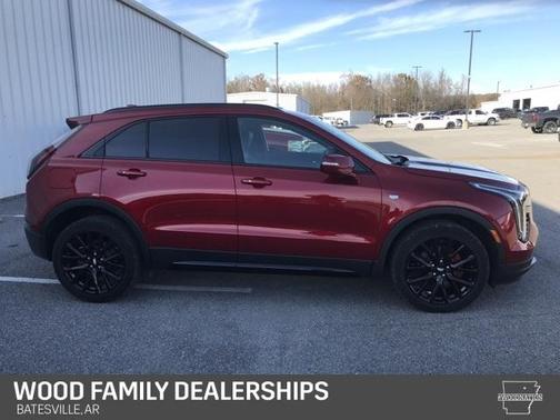Photo 4 of 32 of 2021 Cadillac XT4 Sport