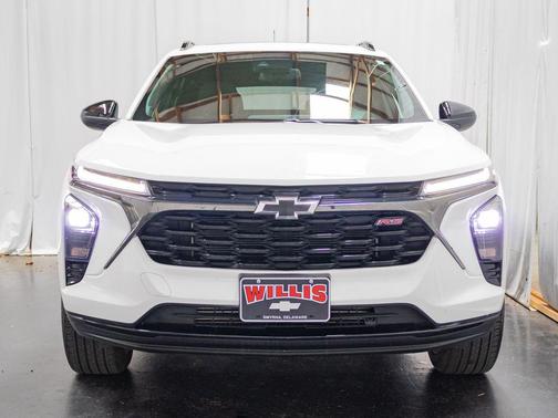 Summit White 2024 Chevrolet Trax FWD 2RS