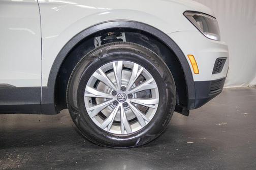 Pure White 2018 Volkswagen Tiguan 2.0T SE