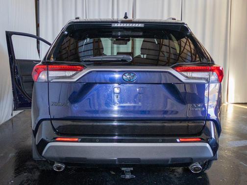 2021 Toyota RAV4 Hybrid SE