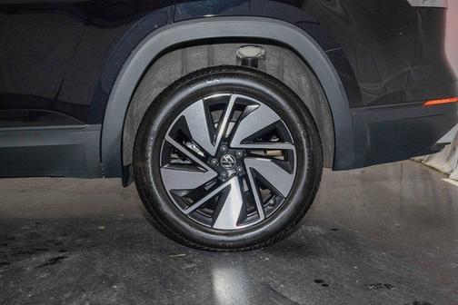 2025 Volkswagen Atlas 2.0T SE w/Technology 4MOTION