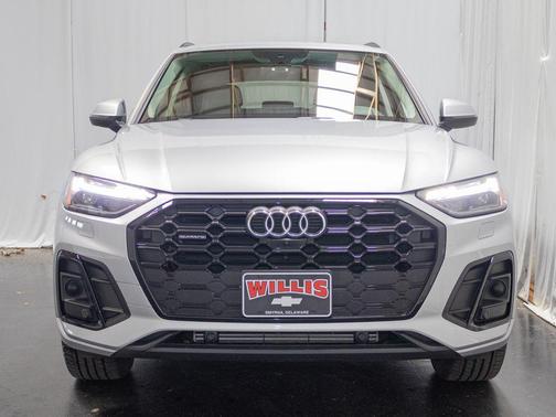 Florett Silver Metallic 2023 Audi Q5 45 S line Prestige