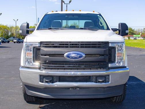 Oxford White 2019 Ford F-350 XL