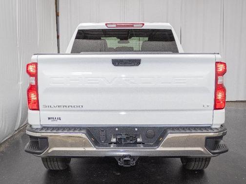 Summit White 2026 Chevrolet Silverado 1500 LT