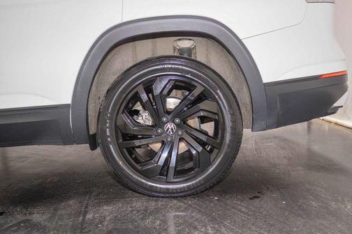 2023 Volkswagen Atlas 2.0T SE w/Technology 4MOTION