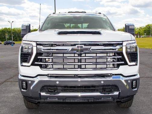 Summit White 2026 Chevrolet Silverado 3500 LTZ