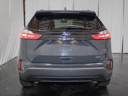 2021 Ford Edge SE