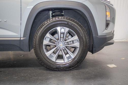 Sterling Gray Metallic 2025 Chevrolet Equinox 1LT
