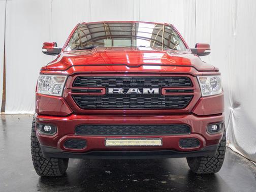 Delmonico Red Pearlcoat 2022 RAM 1500 Big Horn/Lone Star