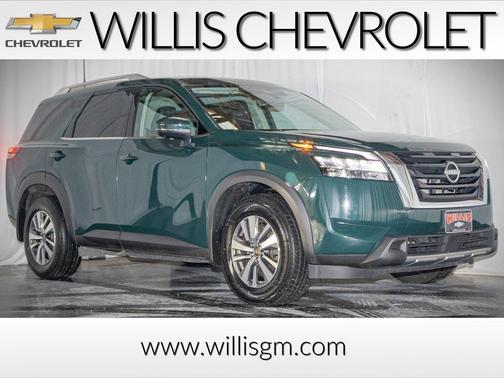 2023 Nissan Pathfinder SL 4WD